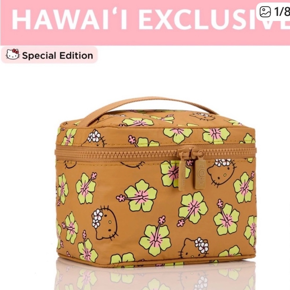 Brand New - Aloha Collection x Hello Kitty Hawaii Exclusive only Cabin Crew Kit